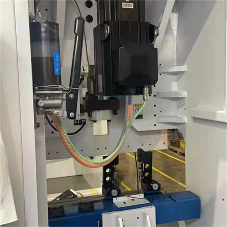 Piegatrice per lamiera elettrica con piegatrice idraulica automatica CNC in acciaio alluminio con robot