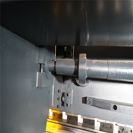 Piegatrice magnetica per la produzione di lamiere d'acciaio