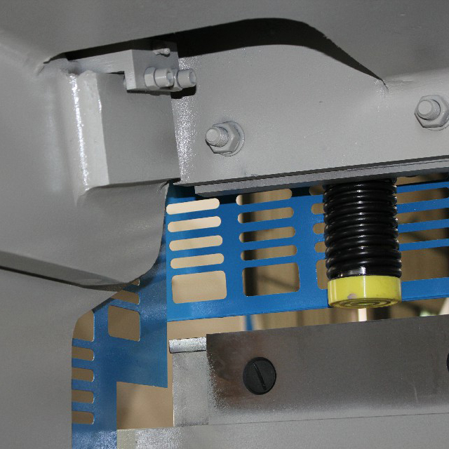 Cesoia a ghigliottina idraulica da 12 mm 3200 mm Macchina da taglio per lamiera di acciaio CNC