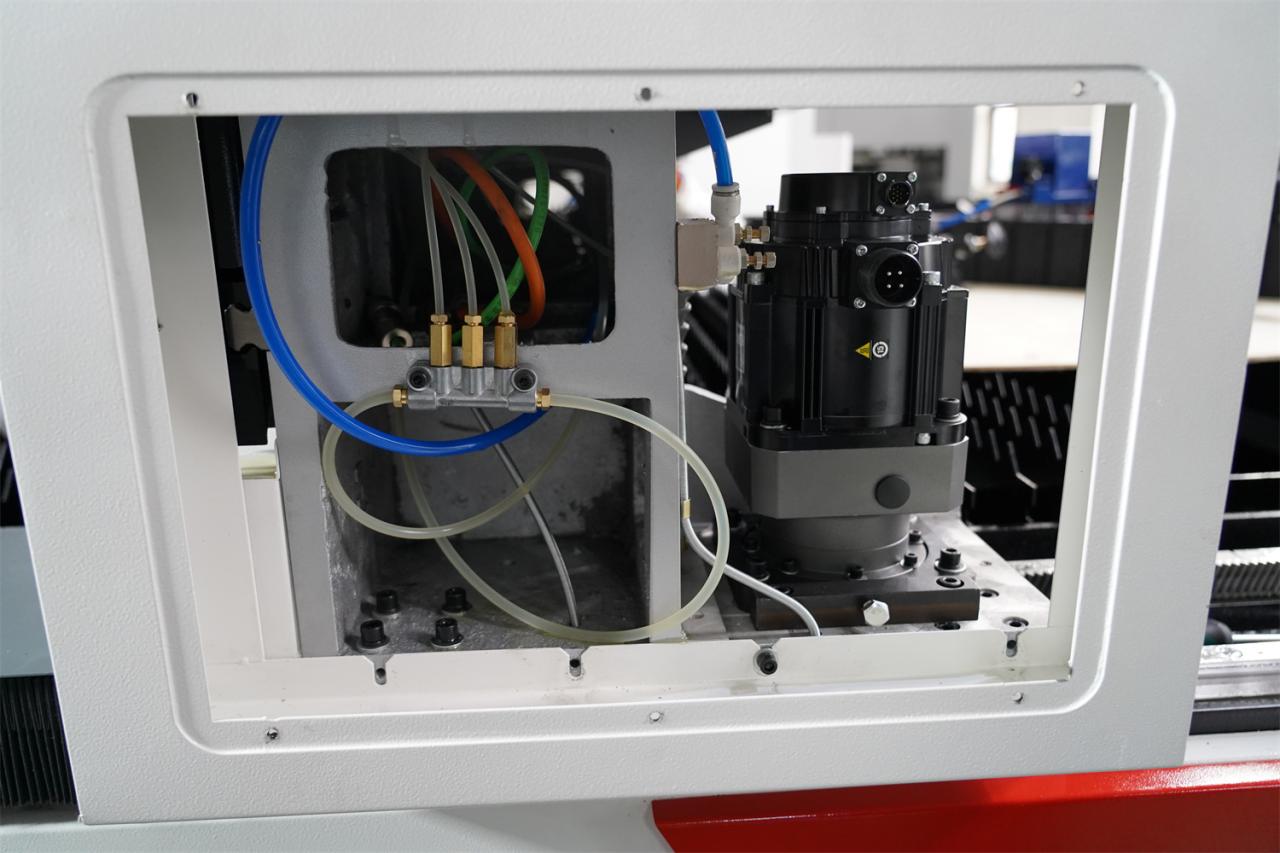 Tagliatrice del laser della fibra di CNC dell'acciaio inossidabile 3015 4kw 1kw 2kw 3kw