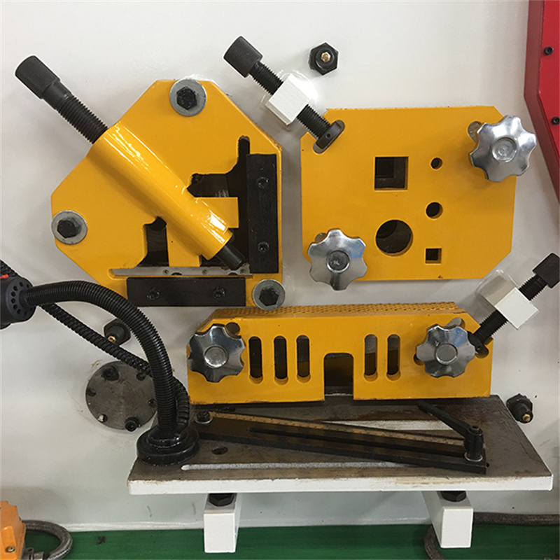 Punzonatrice idraulica della macchina del taglio della siderurgia dell'acciaio della lamiera sottile 3