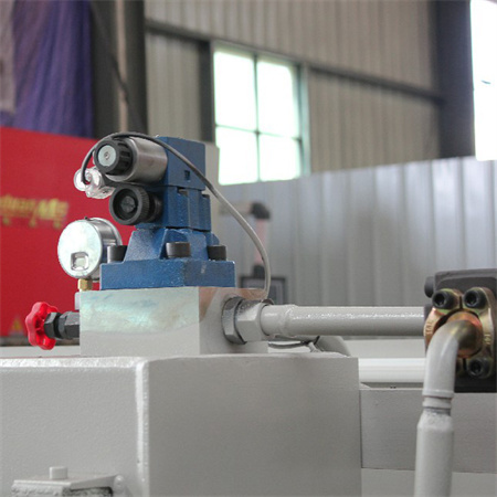 La migliore macchina idraulica per piegare la lamiera di metallo con controllo CNC ha utilizzato le presse piegatrici a taglio di AccurL