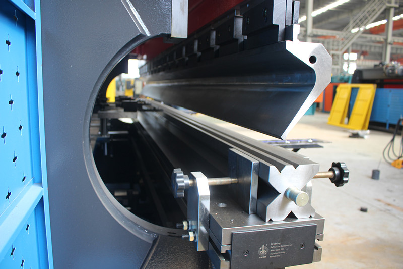 Pressa idraulica CNC, piegatrice completamente automatica in acciaio al carbonio