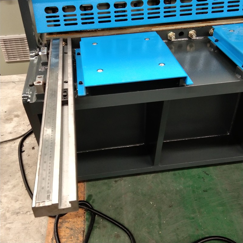 Tagliatrice idraulica personalizzata Qc12k-4x2500 CNC
